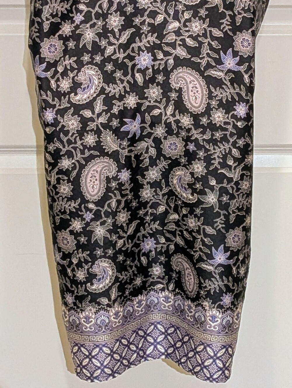 EUC 100% Silk Black White and Blue Paisley Statement Sleeve Kimono - Picture 9 of 11